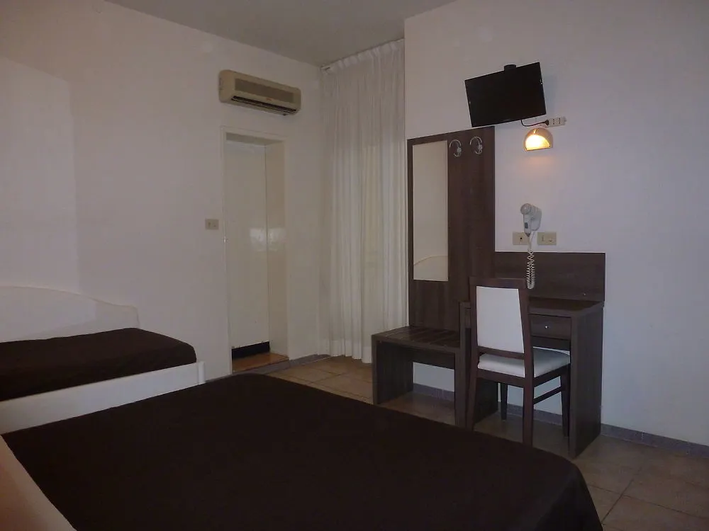 Hotel Edelweiss ريتشوني